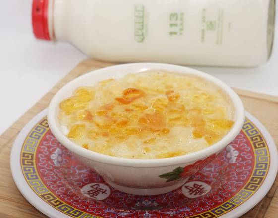 P4. Steamed Peach Gum Milk Custard 桃膠雙皮奶